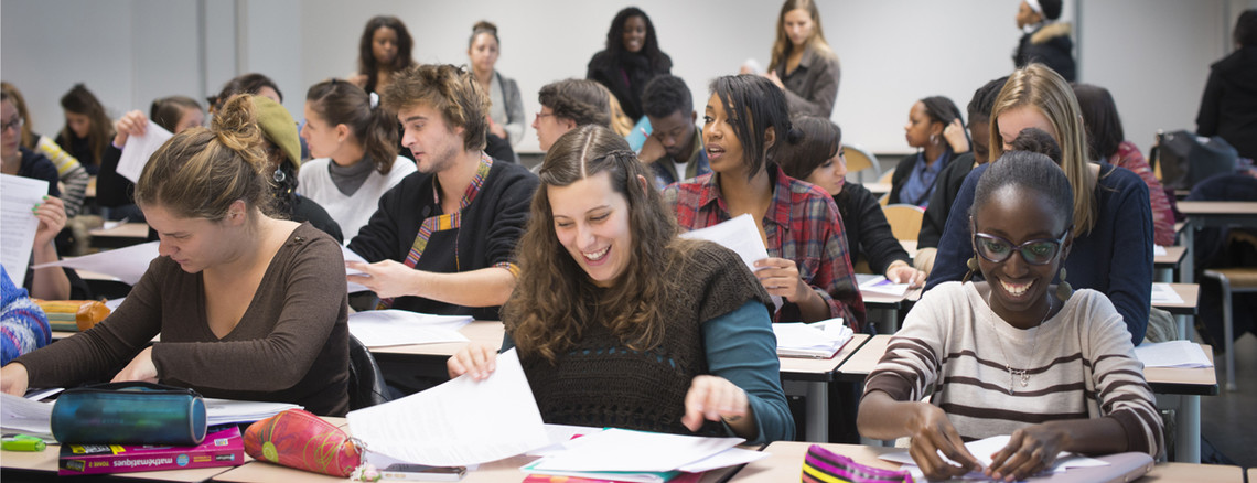 Des étudiants durant un cours de master MEEF en ESPE