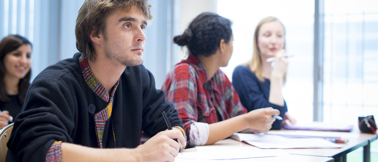 Etudiants en formation pour devenir enseignant